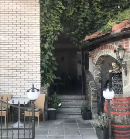 Restavracija s prenocisci vinica