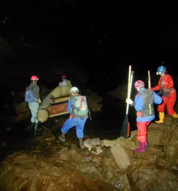 Tour of the planina cave with boats