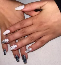 Shellac nohti Črnuče
