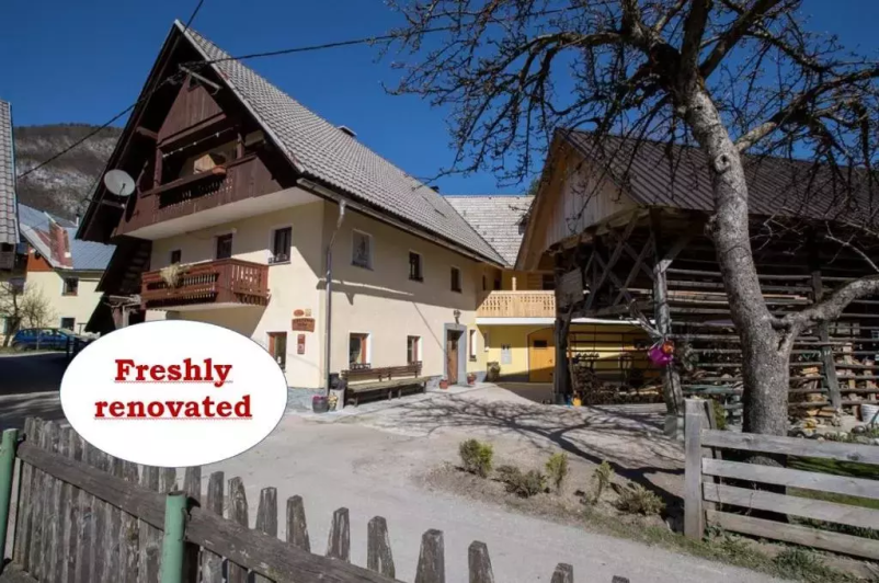 Touristischer Bauernhof Pri Miklavu Bohinj, Gorenjsko, Slowenien