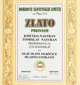 Kvalitetno hladno stiskano olje oljne ogrcice radomlje