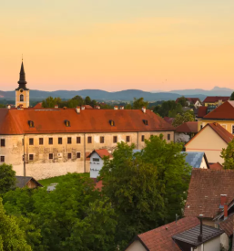 Oddaja mobilne hiske metlika bela krajina