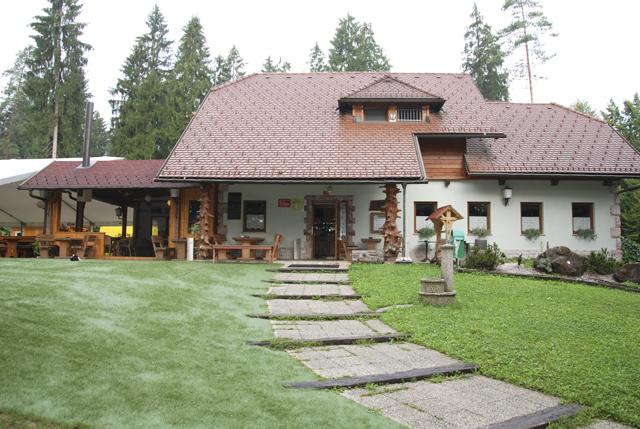 Prostor za piknik Komenda