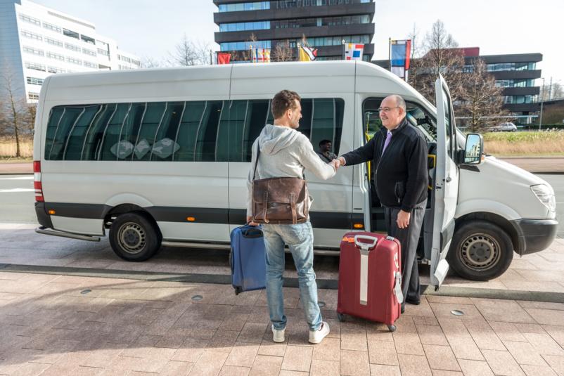 Domači in mednarodni kombi prevozi oseb