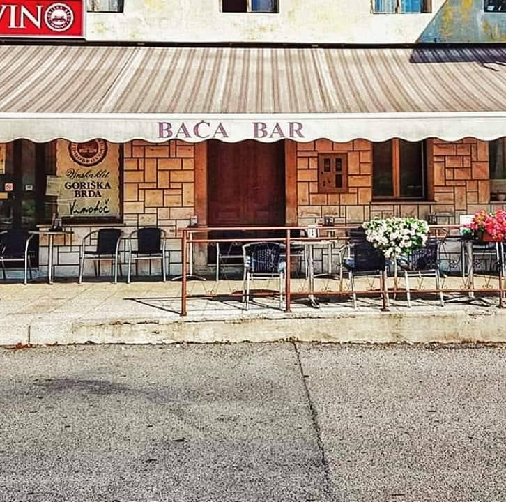 Kava bar Most na Soči, Tolmin