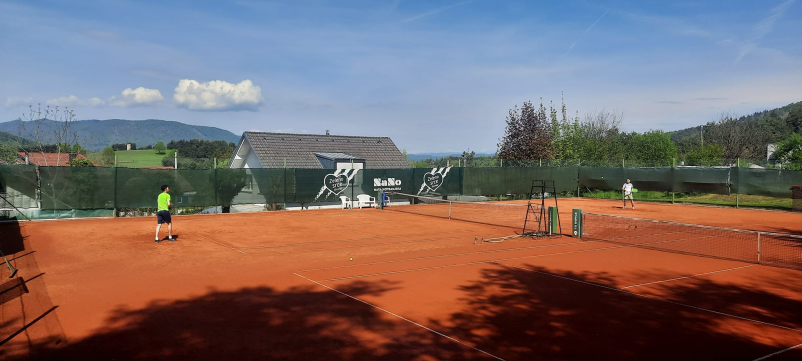 Rezervacija tenis igrišč Cerknica