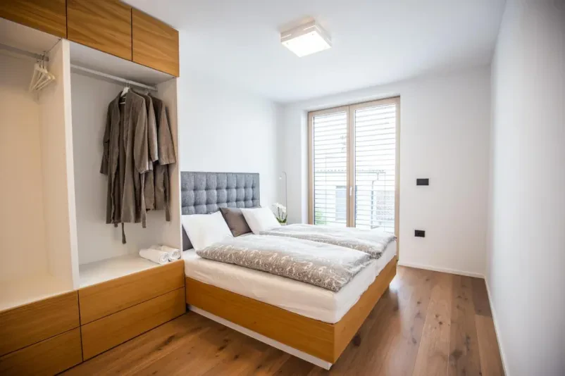 Bis zu 6 Gäste können bequem in unserer Villa übernachten