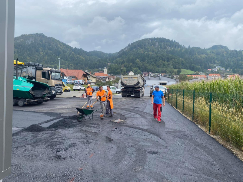 Ugodne komunalne ureditve in asfaltiranje cest Koroška