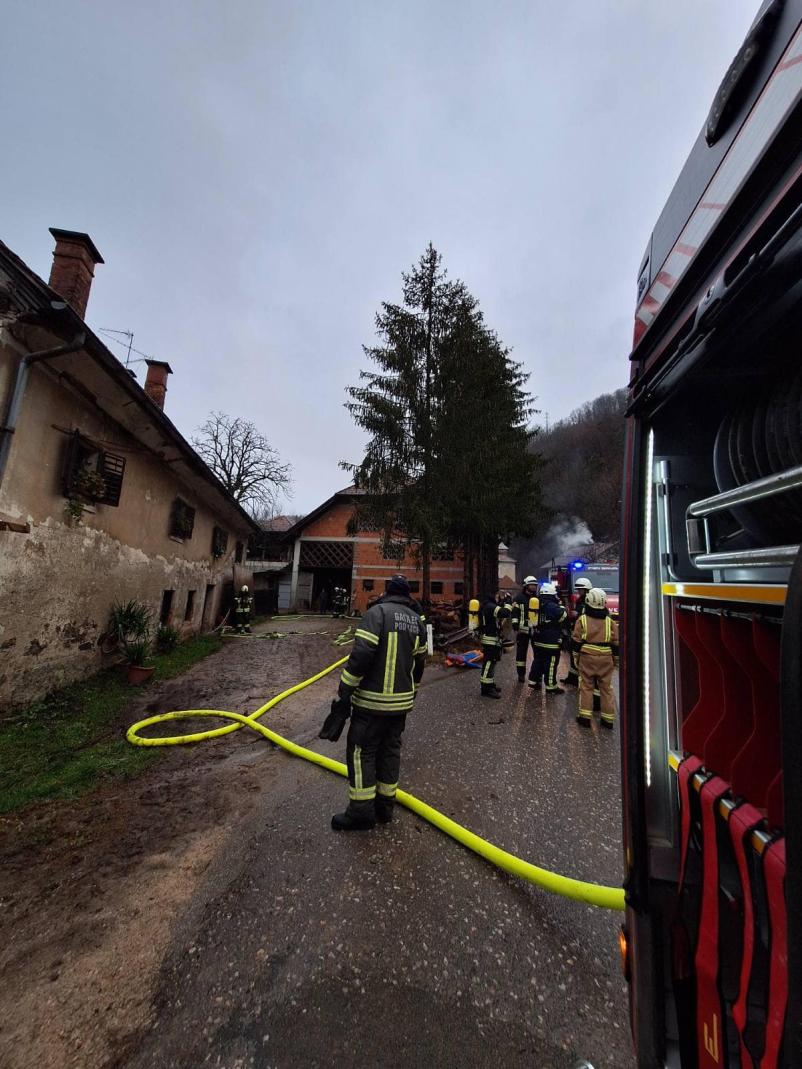 Pomoč gasilcev Vače