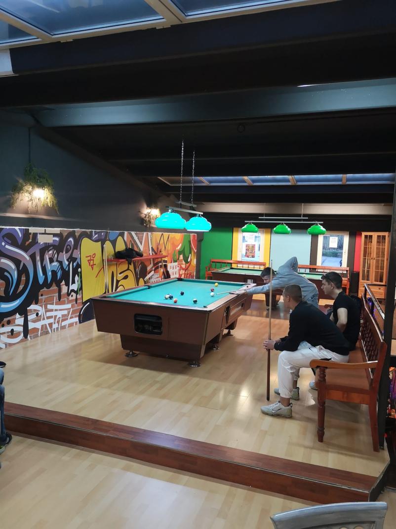 Bar with a pool table Koper