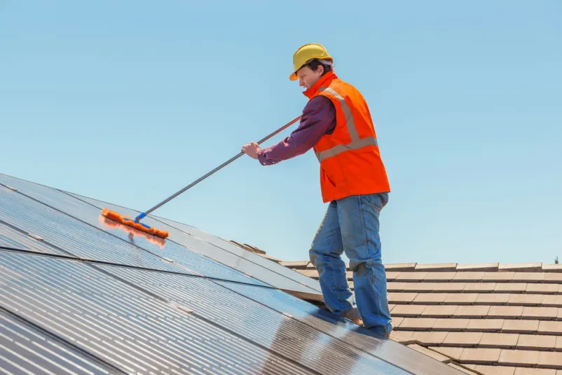 Čiščenje solarnih sistemov