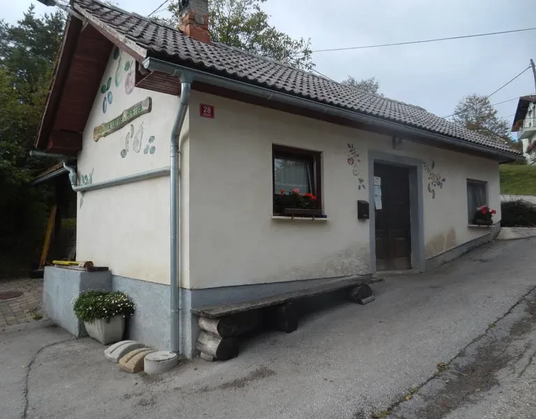 Gradež znamenitosti