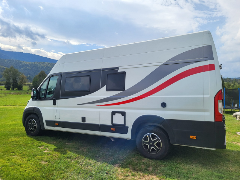 Motorhome rental for 2 people