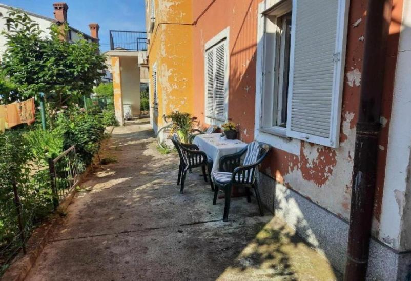 Rent an affordable apartment in Izola