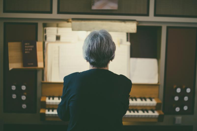 Uglaševanje orgel, harmonijev