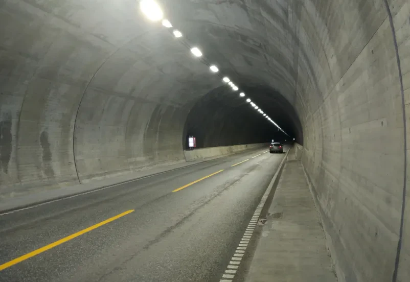 Tunnel