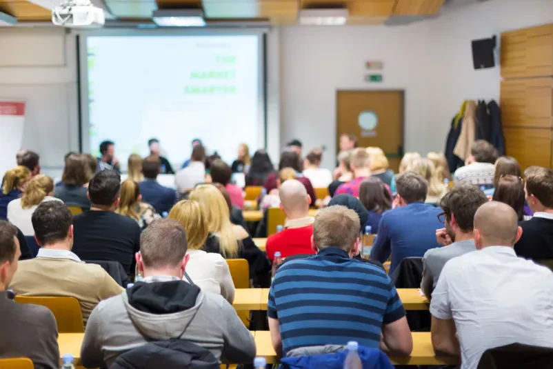 Zakaj projektno vodenje kongresov in konferenc prepustiti prav nam?