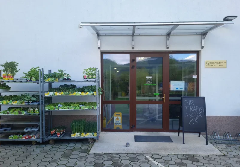 Cenovno ugodna prodaja kmetijskega orodja na Vranskem