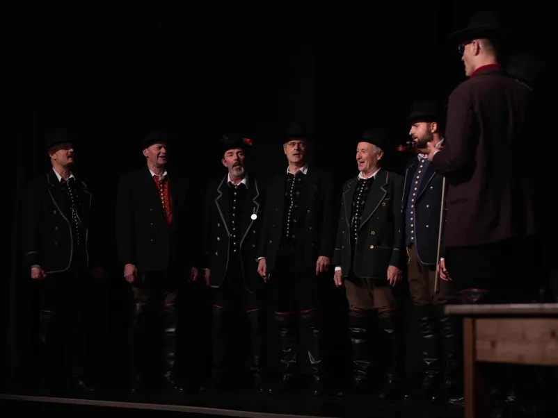 Folklorna skupina Slovenija - Ozara