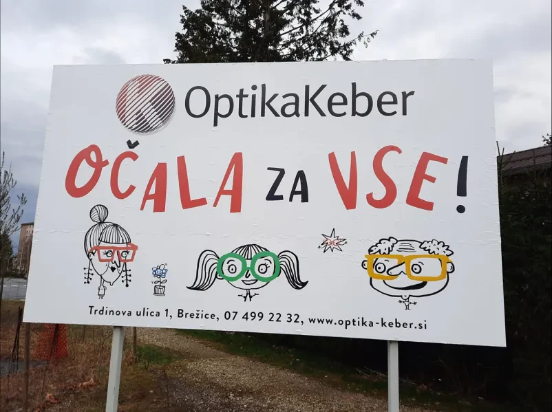 Tiskarna etiket, nalepk in majic Slovenija - Artisk