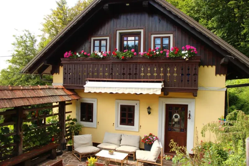 Apartma Na gmajni pr' Angležu