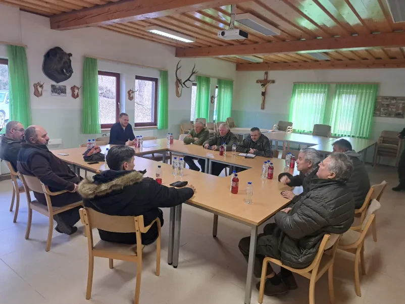 Koča za zaključene družbe, zabave