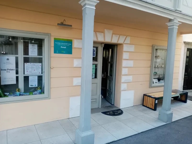 Prodaja polnilnih klopi