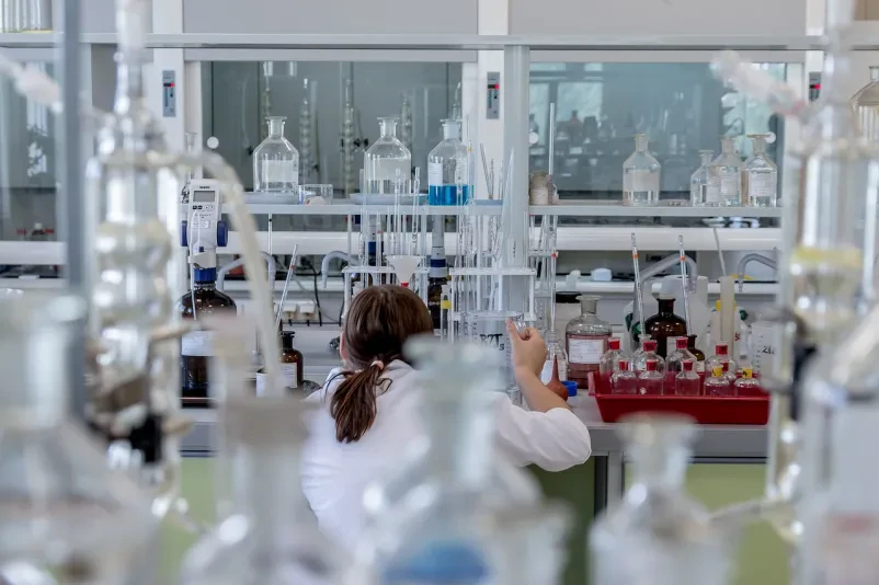 Prodaja laboratorijskih kemikalij in pripomočkov Slovenija