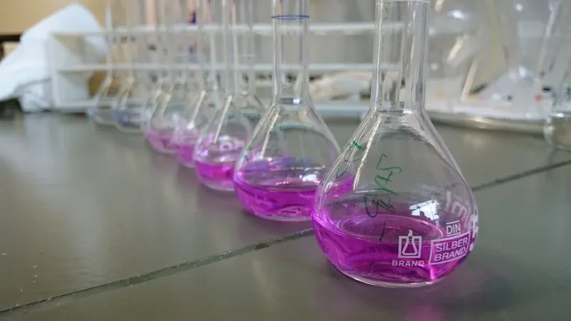 Proizvodnja in prodaja laboratorijskih kemikalij ter pripomočkov Slovenija