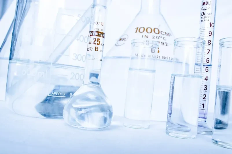 Prodaja kvalitetnih tehničnih kemikalij in laboratorijskih pripomočkov Slovenija