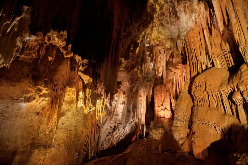 Tour cave
