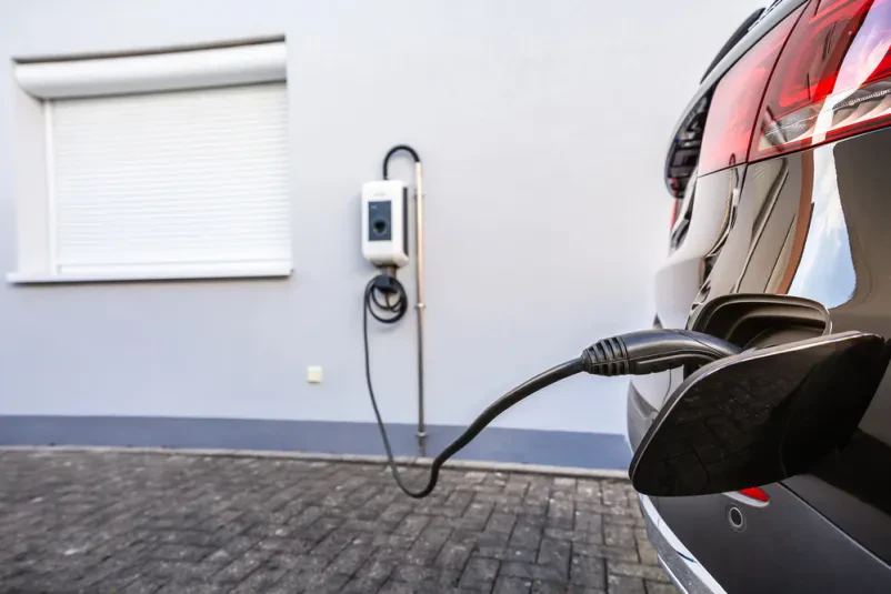 Električne polnilnice za avtomobile za podjetja
