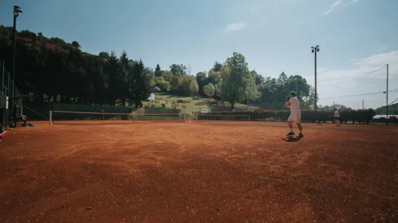 Vpis v teniški klub v Račah 