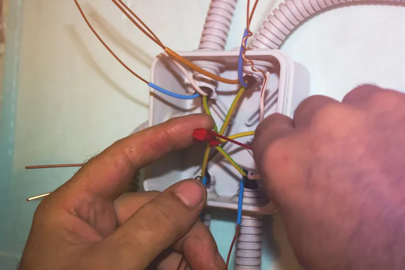 Vgradnja električnih napeljav Koroška