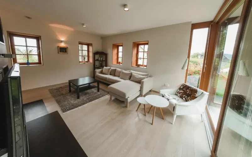 A taylor’s Holiday House – Space, Style, and Serenity