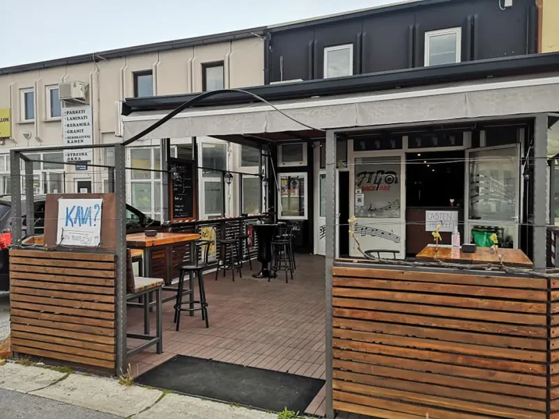 Ugoden lokal s hitro hrano Koper