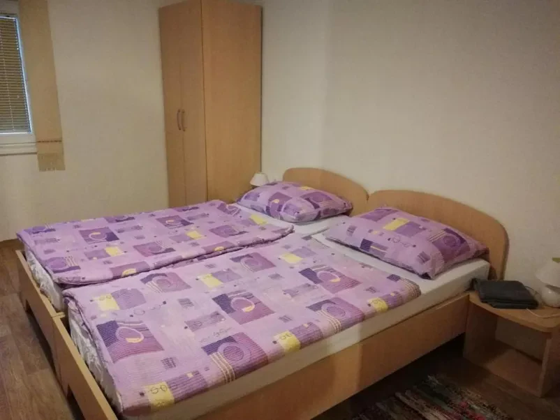 Ugoden najem počitniške hišice Vinica, Črnomelj