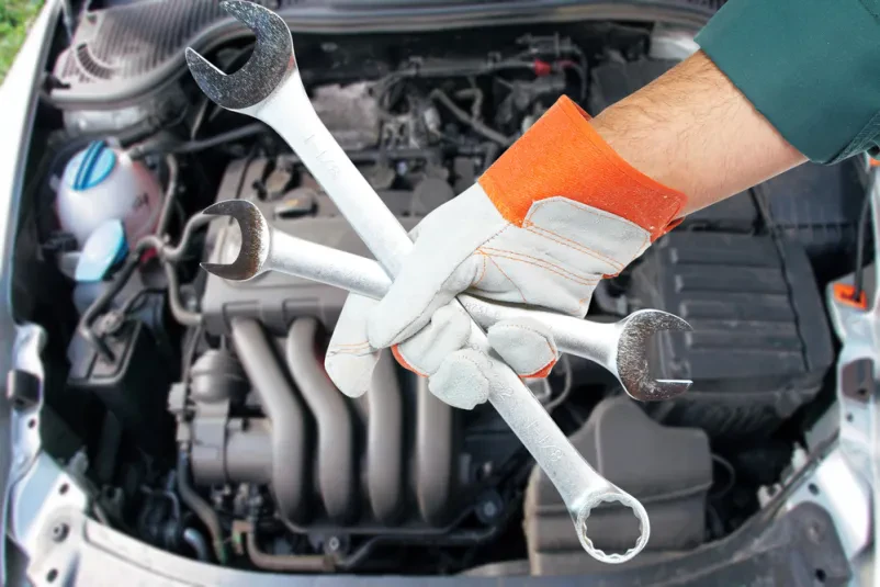 Popravila motorja, podvozja in električnih sistemov