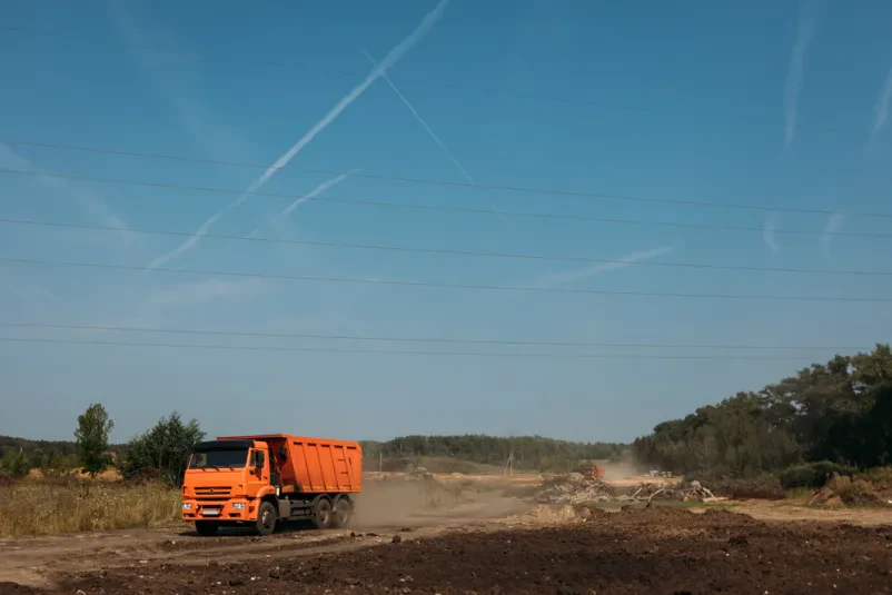 Kiper prevozi gradbenega materiala Črnomelj