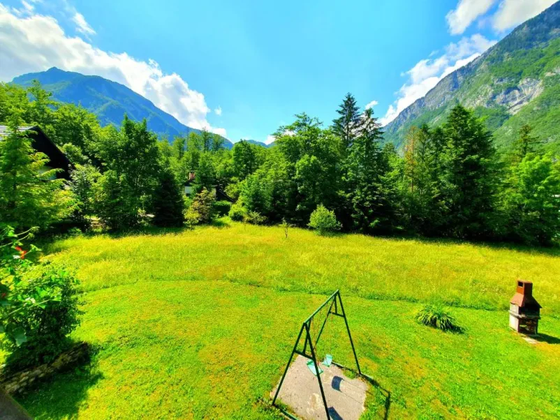 Ugoden družinski apartma v Bohinju