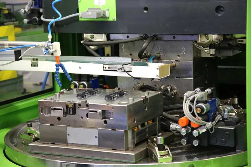 Selitev strojev v industriji Podravska
