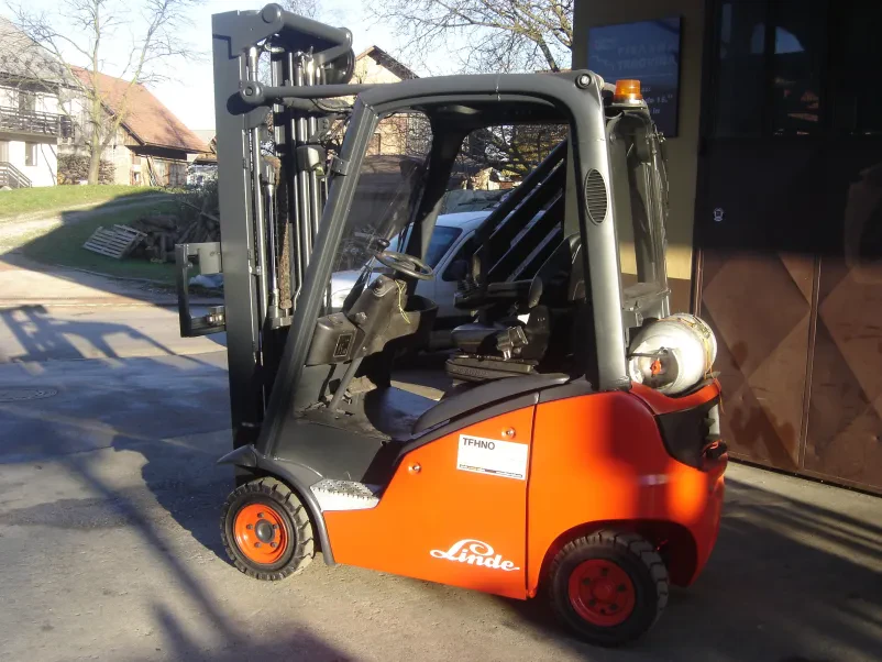 Ugoden najem logistične opreme Slovenija