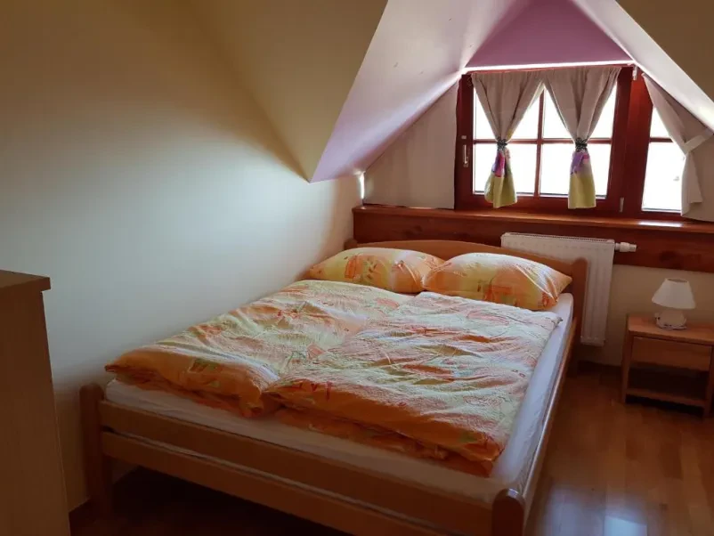 Stay on a tourist farm in Bled