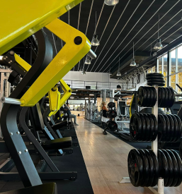 Čisti prostori fitnes centra v Ljubljani