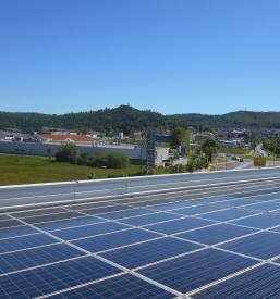 Montaža velikih sončnih elektrarn