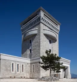 Pridobivanje naravnega kamna 