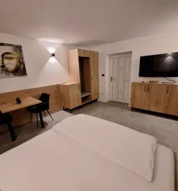 Oddaja prenočišča Komenda