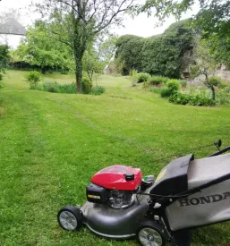 Košnja trave Goriška
