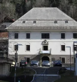 Kosova graščina Jesenice