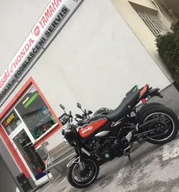 Velika prodajalna motorjev Domžale